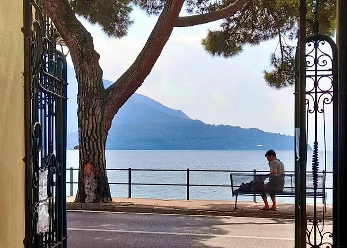 アパート Porto Vecchio - Charming Lakefront In The Heart Of