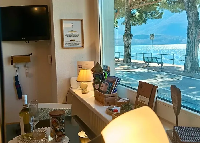 Porto Vecchio - Charming Lakefront In The Heart Of アパート